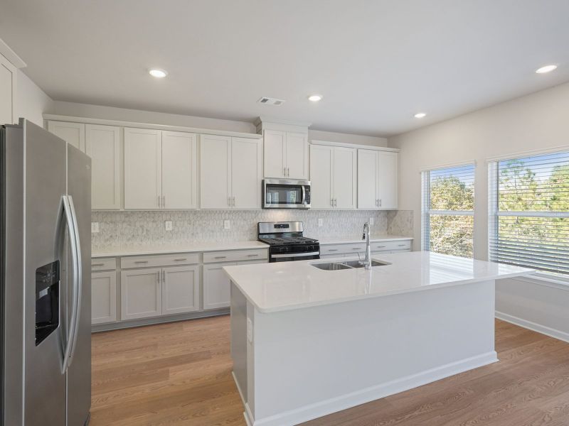 Furnished interior view inside a new home in Ivey Township, Dallas (Image 6).