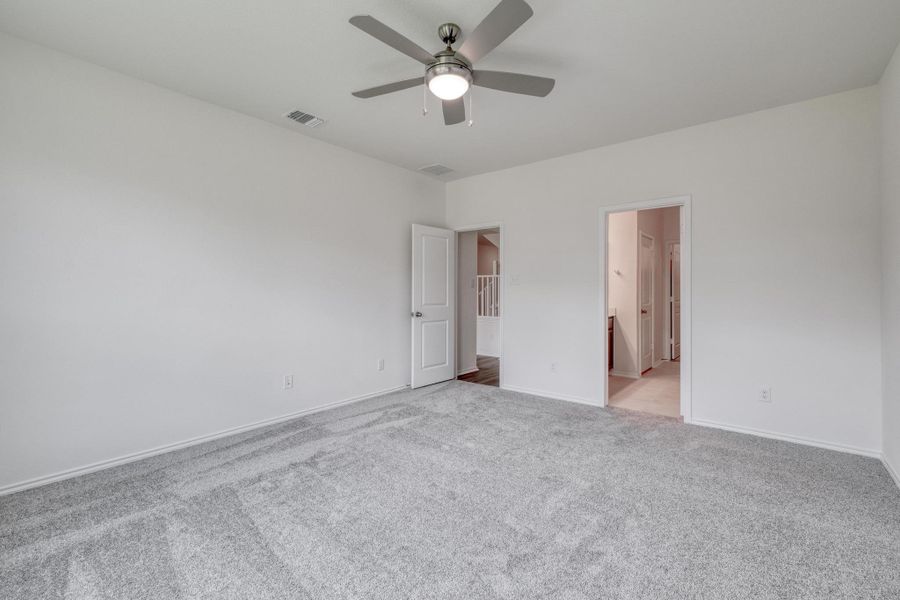 Spacious, unfurnished interior of a new home in River Bluff, Leander (Image 19). Spacious, unfurnished interior of a new home in River Bluff, Leander (Image 19).