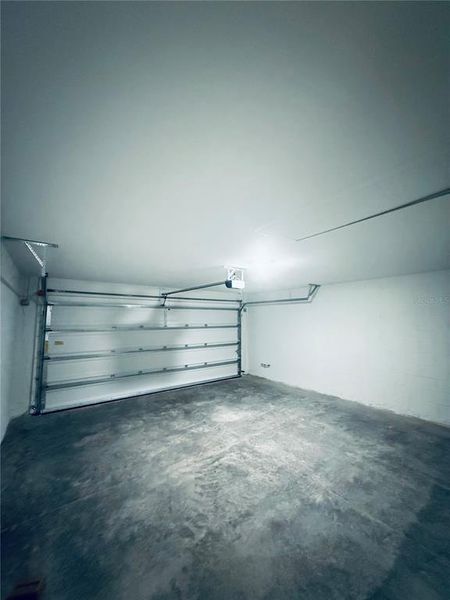 Spacious, unfurnished interior of a new home in , Palm Coast (Image 19).