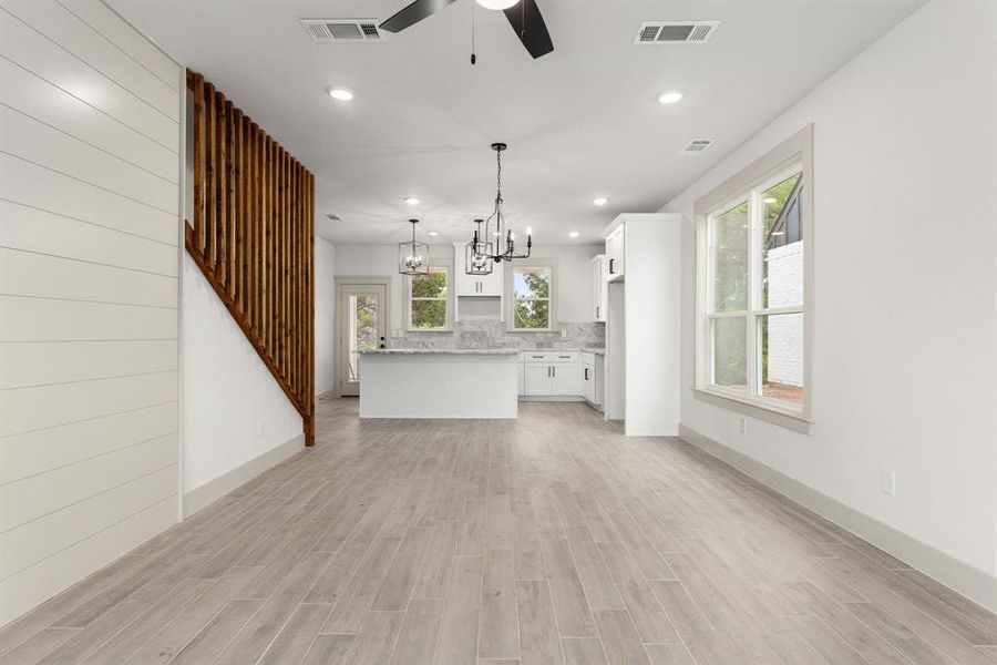 Spacious, unfurnished interior of a new home in Canyon Creek, Granbury (Image 24).