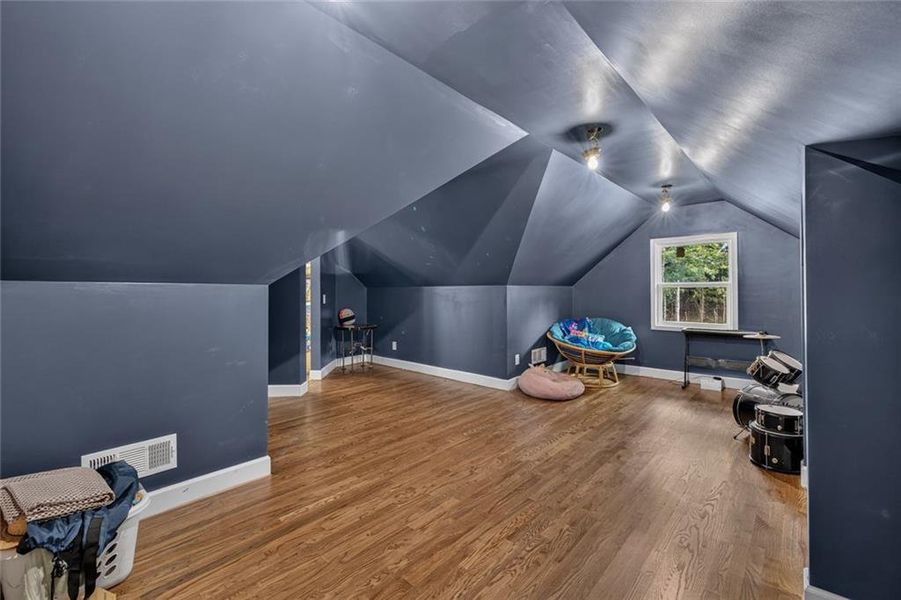 Image 69 of a home in .