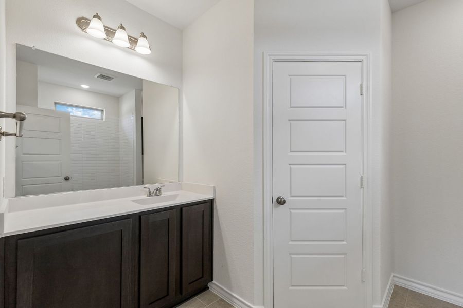 Furnished interior view inside a new home in Eagle Cove, Denton (Image 15).