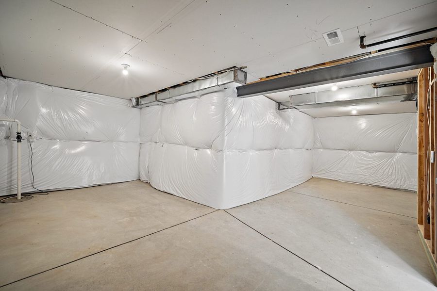 Spacious, unfurnished interior of a new home in Aspen Ranch, Fountain (Image 37).