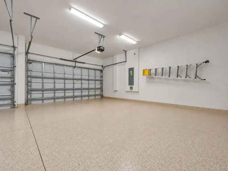 3 Car Garage