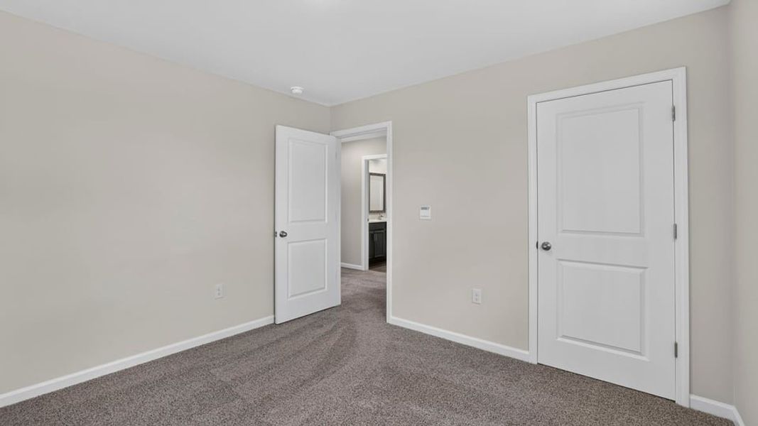 Spacious, unfurnished interior of a new home in Baxter Village, Boiling Springs (Image 30).