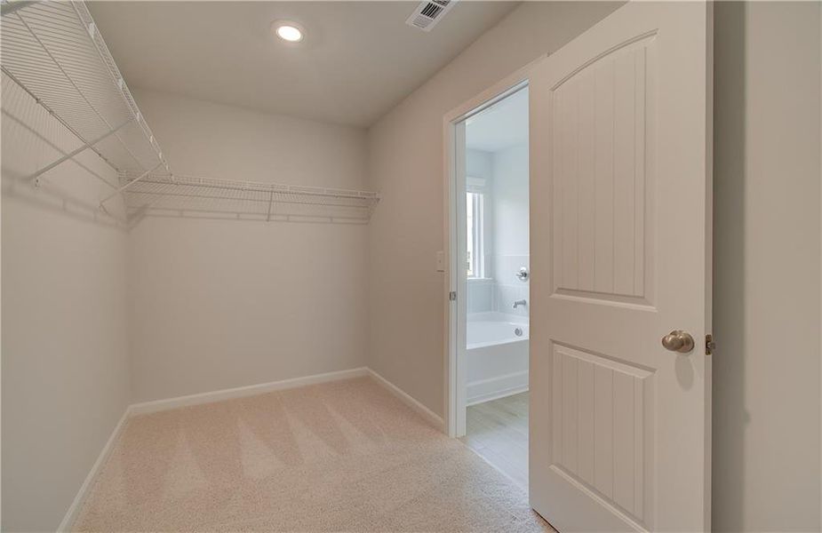 Spacious, unfurnished interior of a new home in Enclave at Evergreen, Fairburn (Image 13). Spacious, unfurnished interior of a new home in Enclave at Evergreen, Fairburn (Image 13).