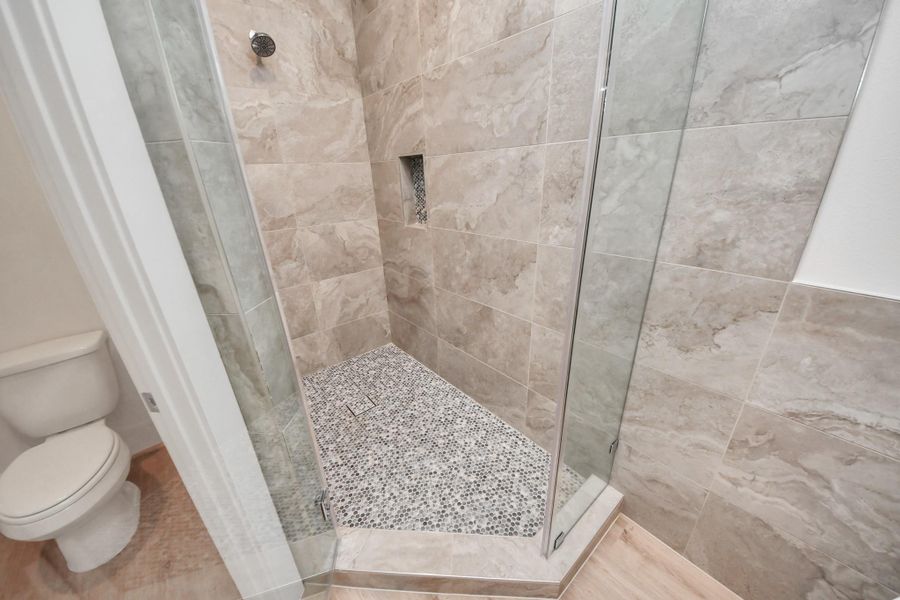 Choose between a quick shower and a luxurious bath with a separate shower and tub. Choose between a quick shower and a luxurious bath with a separate shower and tub.