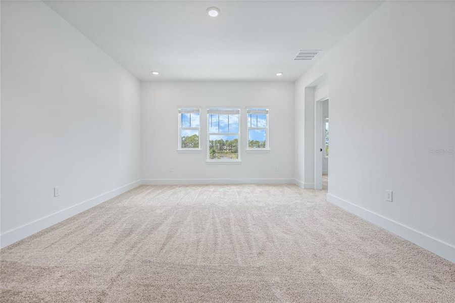 Spacious, unfurnished interior of a new home in Northlake At Ovation, Winter Garden (Image 16). Spacious, unfurnished interior of a new home in Northlake At Ovation, Winter Garden (Image 16).