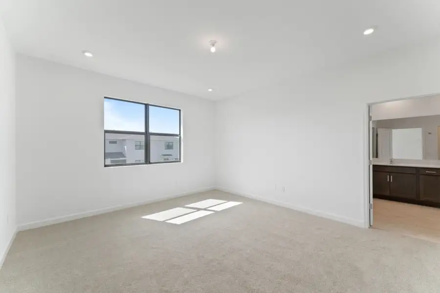Spacious, unfurnished interior of a new home in Tradition, Port St. Lucie (Image 8). Spacious, unfurnished interior of a new home in Tradition, Port St. Lucie (Image 8).