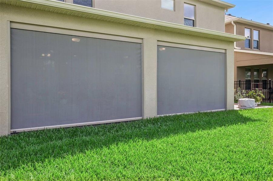 Exterior details and patio area of a home in , Winter Garden (Image 27).
