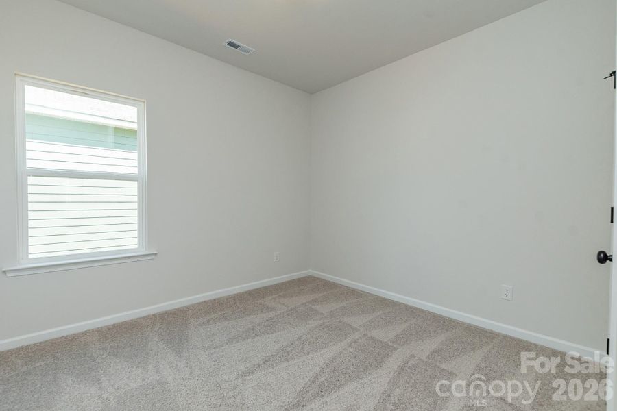 Spacious, unfurnished interior of a new home in Sunset Meadows, Charlotte (Image 23).