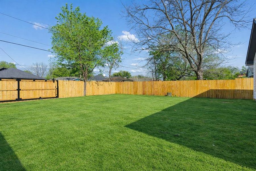 Exterior details and patio area of a home in , Dallas (Image 26).