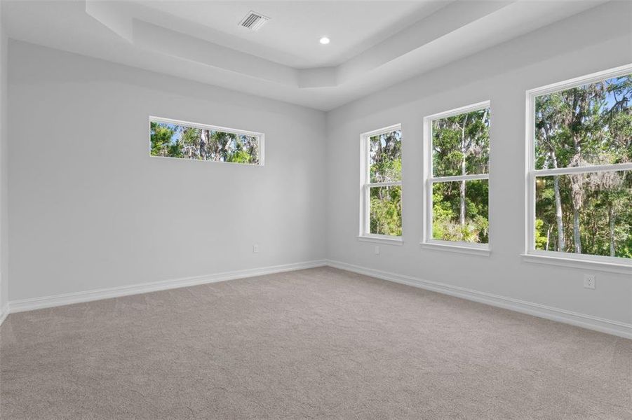 Spacious, unfurnished interior of a new home in Southern Hills Plantation, Brooksville (Image 44).