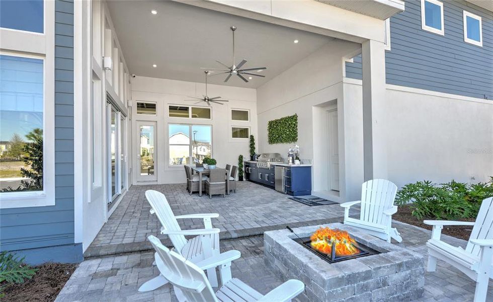 Exterior details and patio area of a home in Laureate Park, Orlando (Image 4).