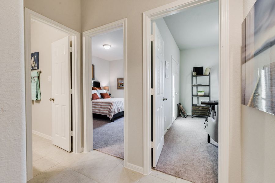 Representative furnished interior of a home built from the Floor Plan 1759 by Colina Homes in Grand Magnolia, Magnolia (Image 35). Representative furnished interior of a home built from the Floor Plan 1759 by Colina Homes in Grand Magnolia, Magnolia (Image 35).