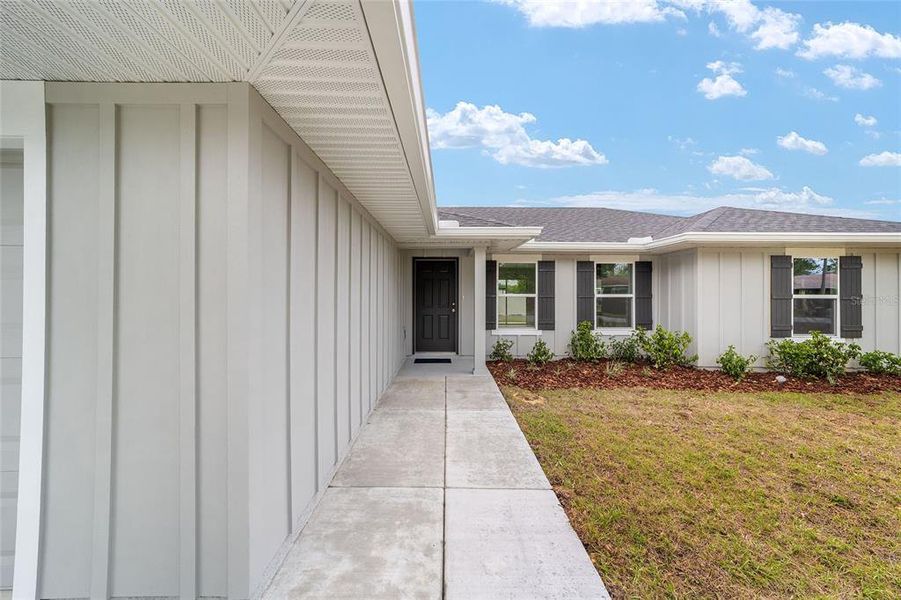 Exterior details and patio area of a home in , Ocala (Image 3).
