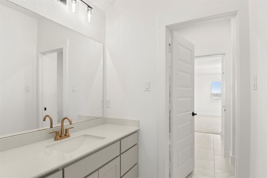 26_JackandJillBathroom