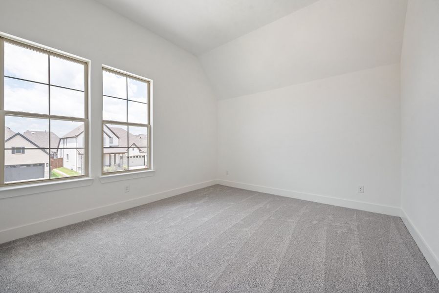 Spacious, unfurnished interior of a new home in Tavolo Park, Fort Worth (Image 34).
