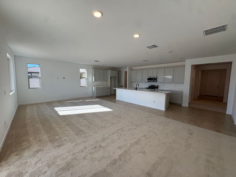 Spacious, unfurnished interior of a new home in Harvest at Citrus Park, Goodyear (Image 12).