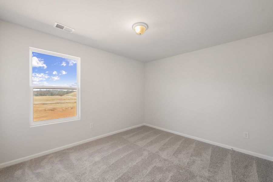 Spacious, unfurnished interior of a new home in Richmond Hill, Inman (Image 18).