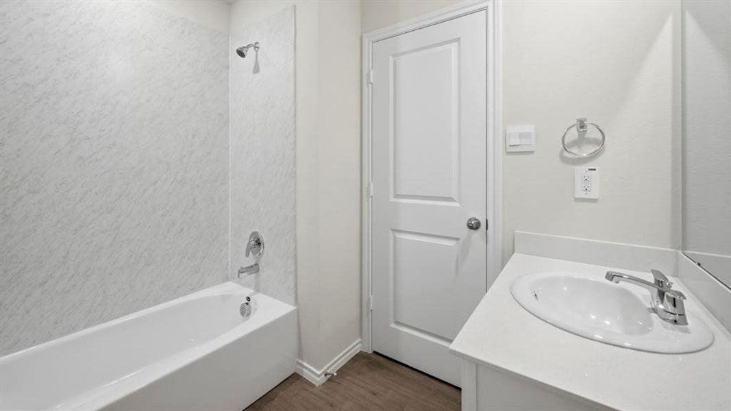 Furnished interior view inside a new home in Sweetwater Springs, Sherman (Image 6).