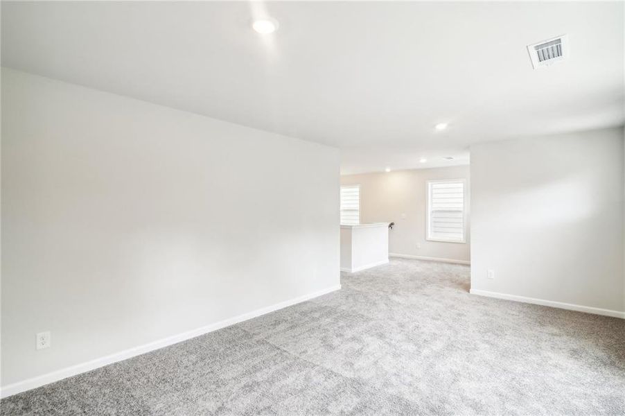 Spacious, unfurnished interior of a new home in Crofton Place Enclave, Snellville (Image 34).