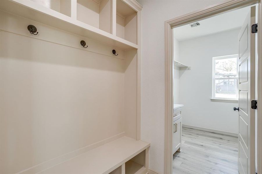 Spacious, unfurnished interior of a new home in , Granbury (Image 16). Spacious, unfurnished interior of a new home in , Granbury (Image 16).