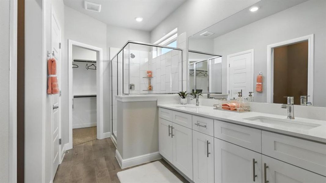 Furnished interior view inside a new home in Bella Vista, Granbury (Image 5).