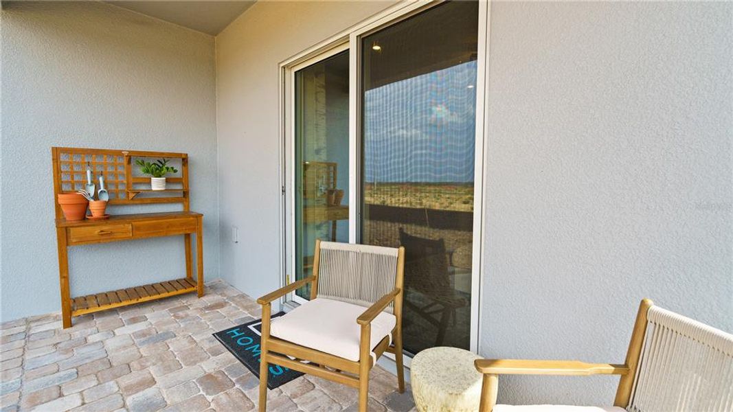 Exterior details and patio area of a home in Hamilton Bluff, Haines City (Image 4). Exterior details and patio area of a home in Hamilton Bluff, Haines City (Image 4).
