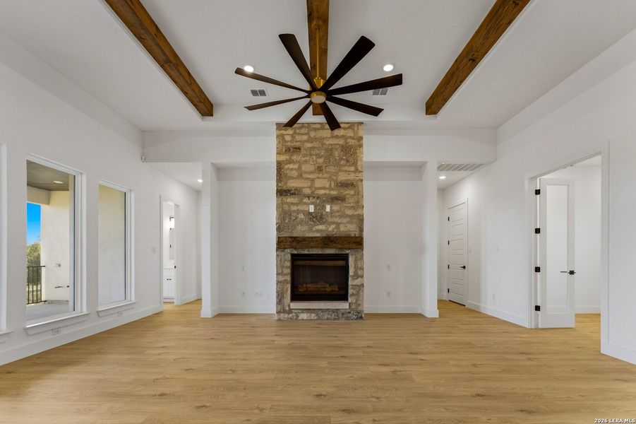 Spacious, unfurnished interior of a new home in , New Braunfels (Image 36).