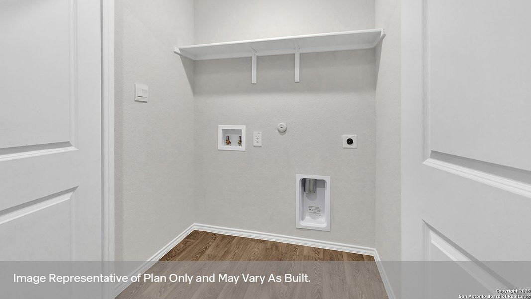 Spacious, unfurnished interior of a new home in Spring Valley, New Braunfels (Image 13). Spacious, unfurnished interior of a new home in Spring Valley, New Braunfels (Image 13).