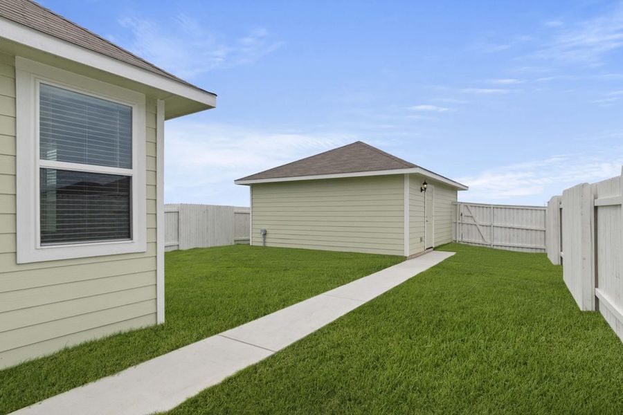 Exterior details and patio area of a home in Casetta Ranch, Kyle (Image 3).