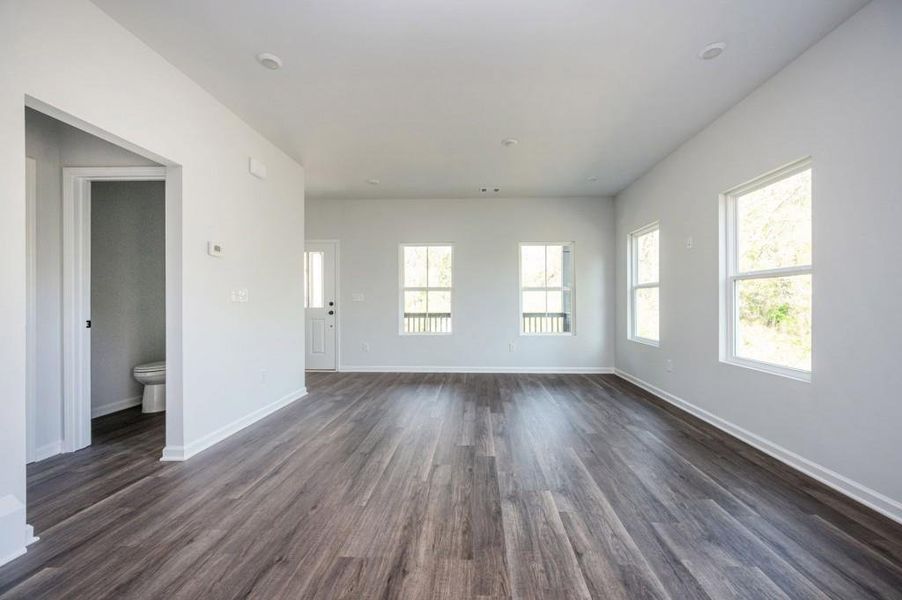 Spacious, unfurnished interior of a new home in , Atlanta (Image 18).