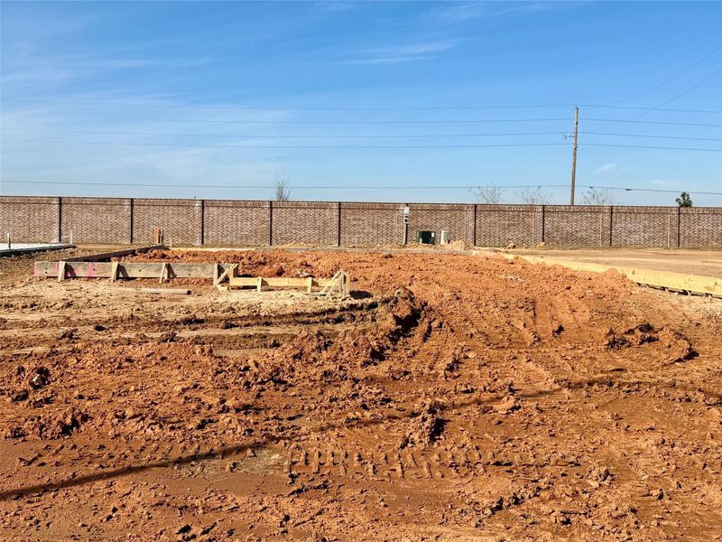 Site preparation for new homesites in Sunterra Lakes, Brookshire (Image 22).
