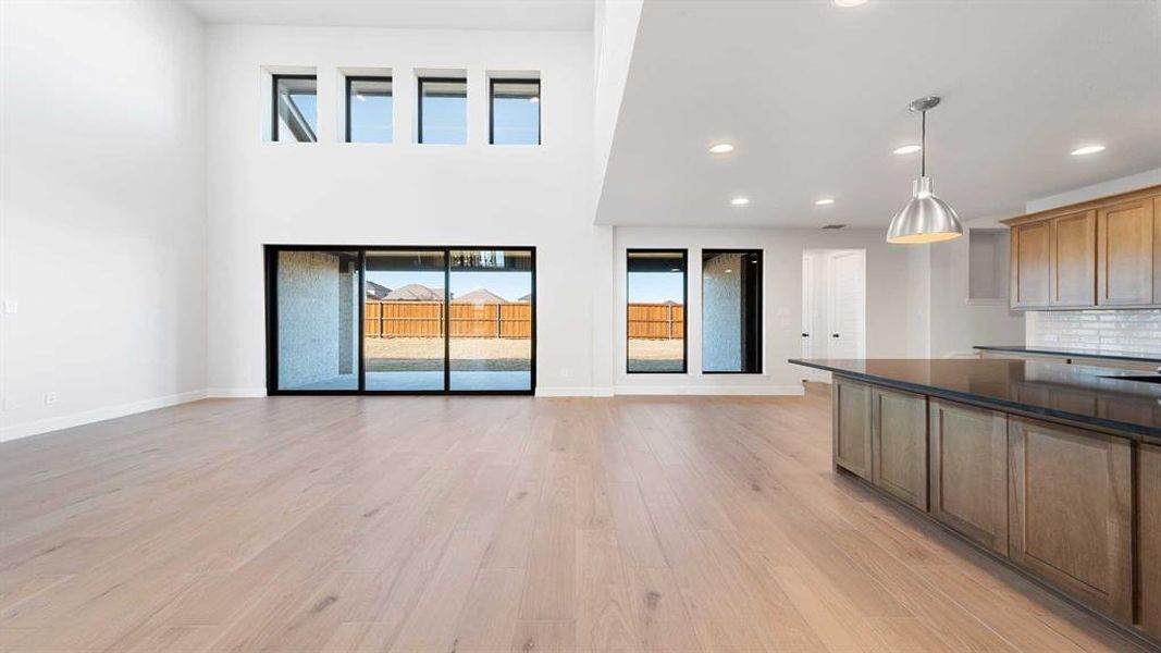 Spacious, unfurnished interior of a new home in Ventana 70', Fort Worth (Image 22).