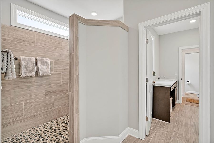 Jonesport, Master Bathroom