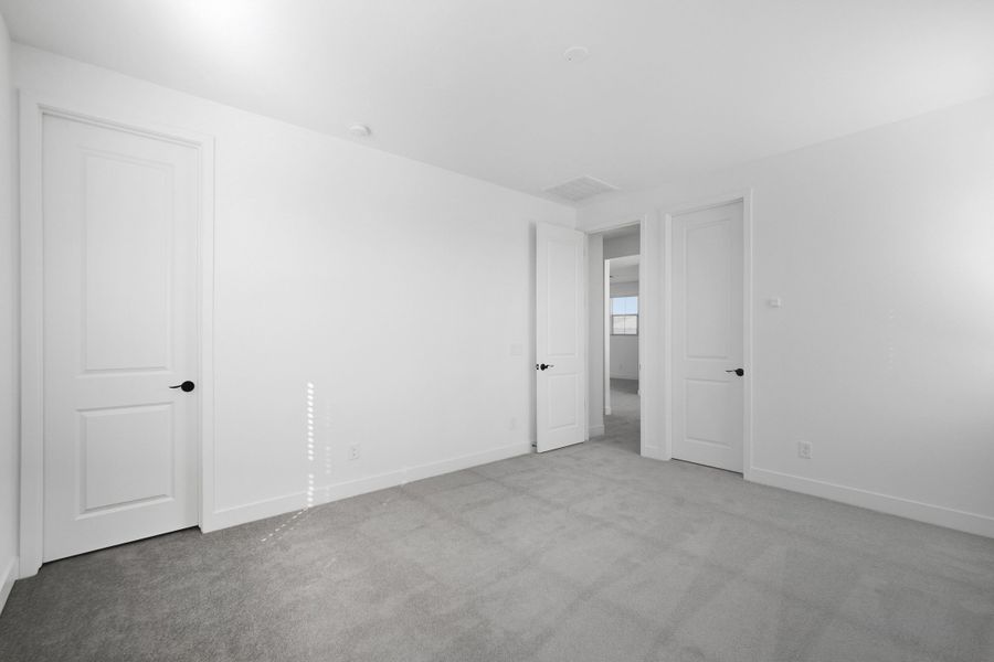 Spacious, unfurnished interior of a new home in Artisan at Asante, Surprise (Image 32).