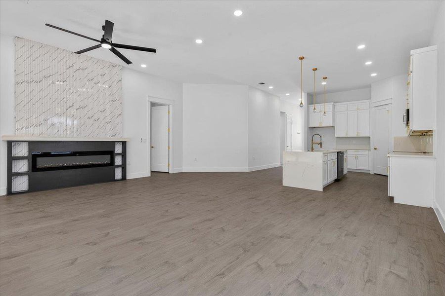Spacious, unfurnished interior of a new home in , Bastrop (Image 21).