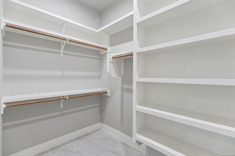 Spacious, unfurnished interior of a new home in , Canyon Lake (Image 22).