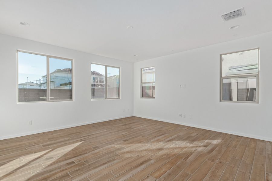 Spacious, unfurnished interior of a new home in Stonehaven, Glendale (Image 14). Spacious, unfurnished interior of a new home in Stonehaven, Glendale (Image 14).