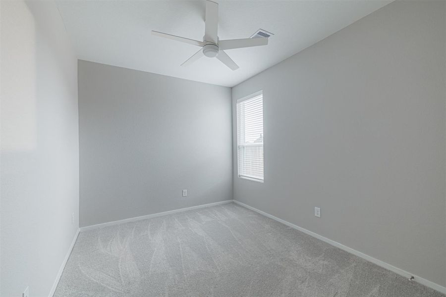 Spacious, unfurnished interior of a new home in Lago Mar, Texas City (Image 21).