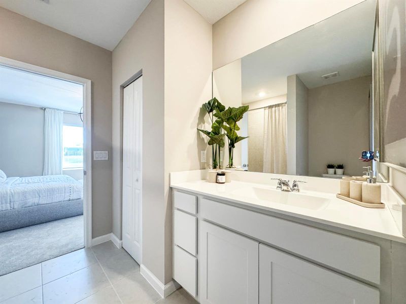 PBH_BrystolWylder_Pic_Honor_Owners_Bath_ PBH_BrystolWylder_Pic_Honor_Owners_Bath_