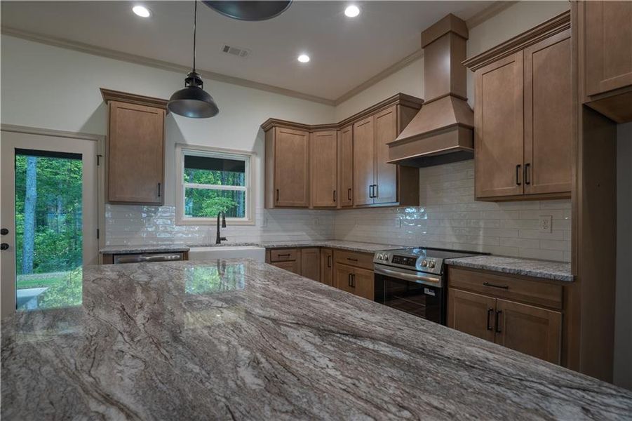 Furnished interior view inside a new home in , Temple (Image 16).