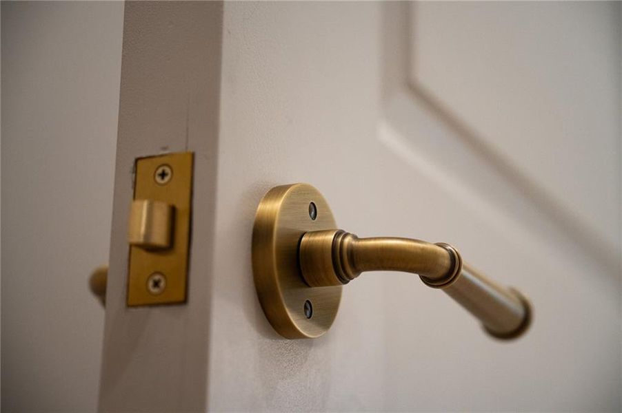 Close-up of interior finishes inside a home in Blue Heron Walk, Atlanta (Image 43).