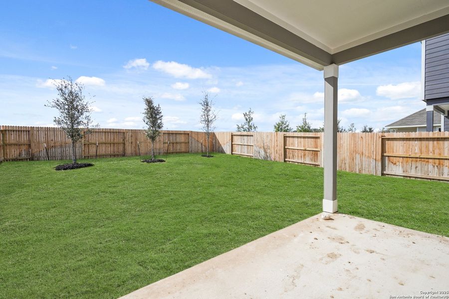 Exterior details and patio area of a home in Timber Creek, San Antonio (Image 4).