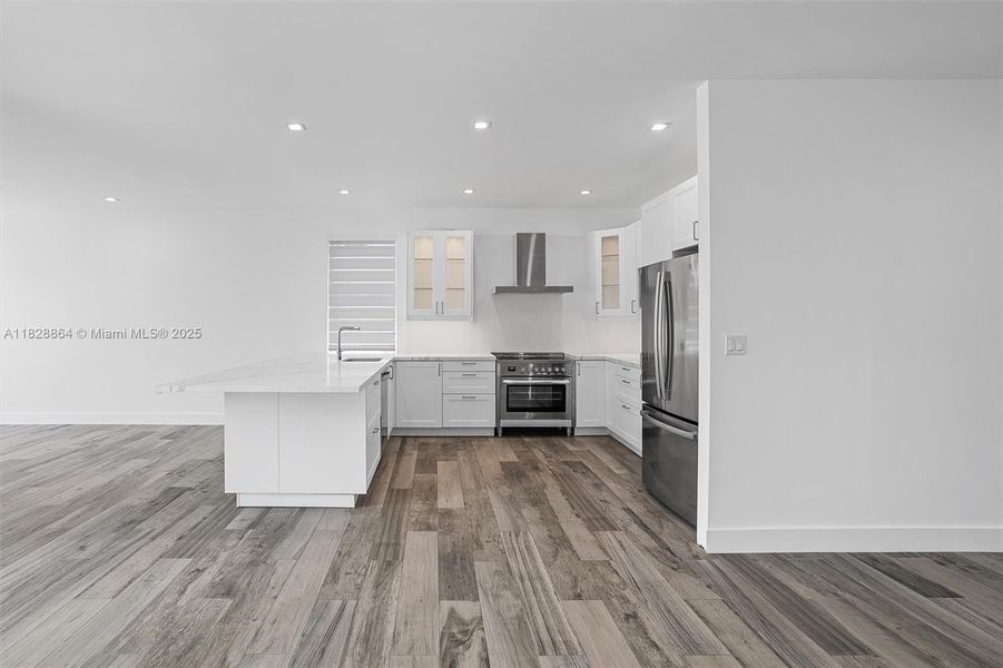 Spacious, unfurnished interior of a new home in , Miami (Image 29).