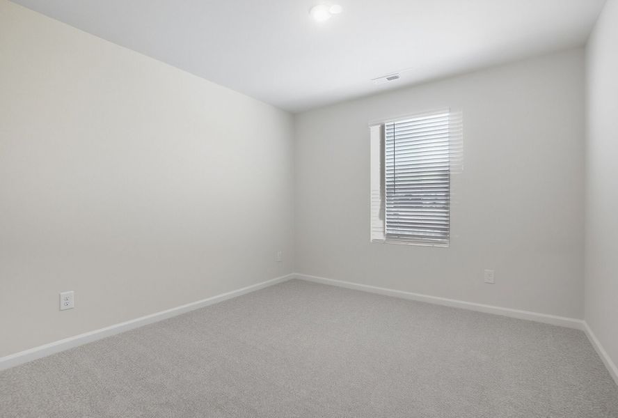 Spacious, unfurnished interior of a new home in Waxhaw Landing, Monroe (Image 27).
