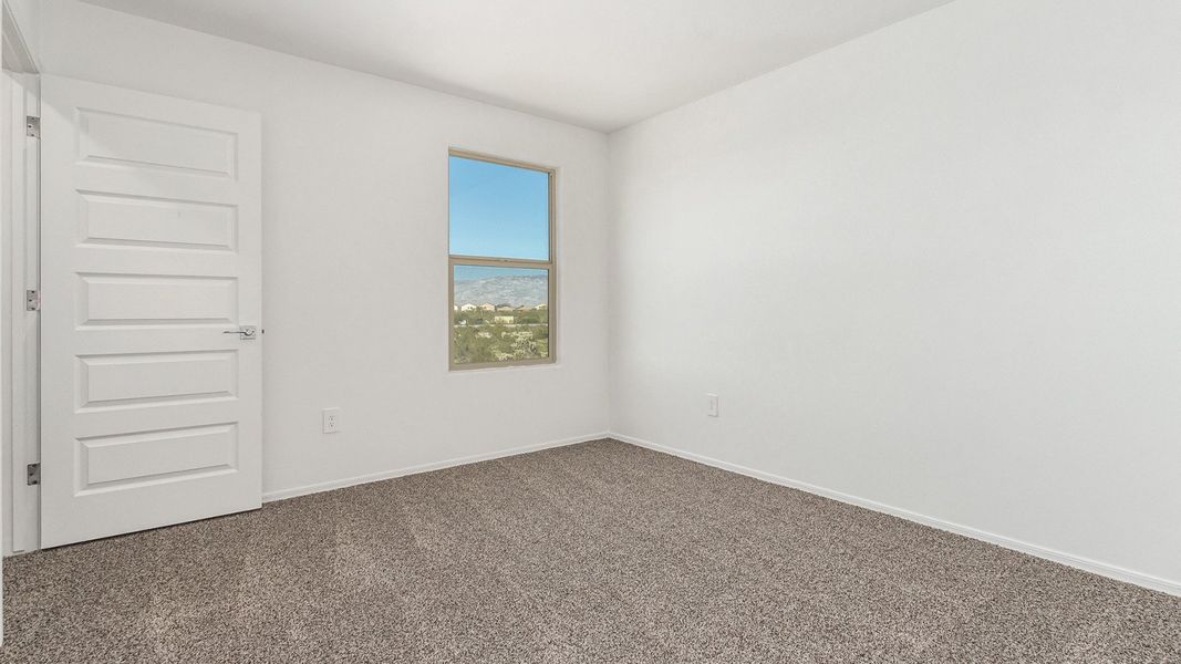 Spacious, unfurnished interior of a new home in Blackhawk, Tucson (Image 16).
