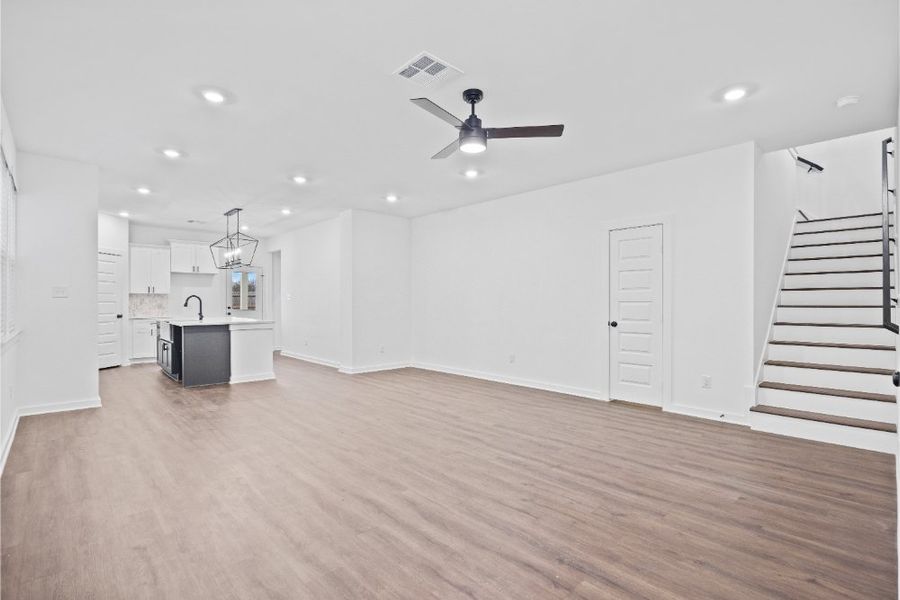 Spacious, unfurnished interior of a new home in Glendale Lakes, Rosharon (Image 16). Spacious, unfurnished interior of a new home in Glendale Lakes, Rosharon (Image 16).