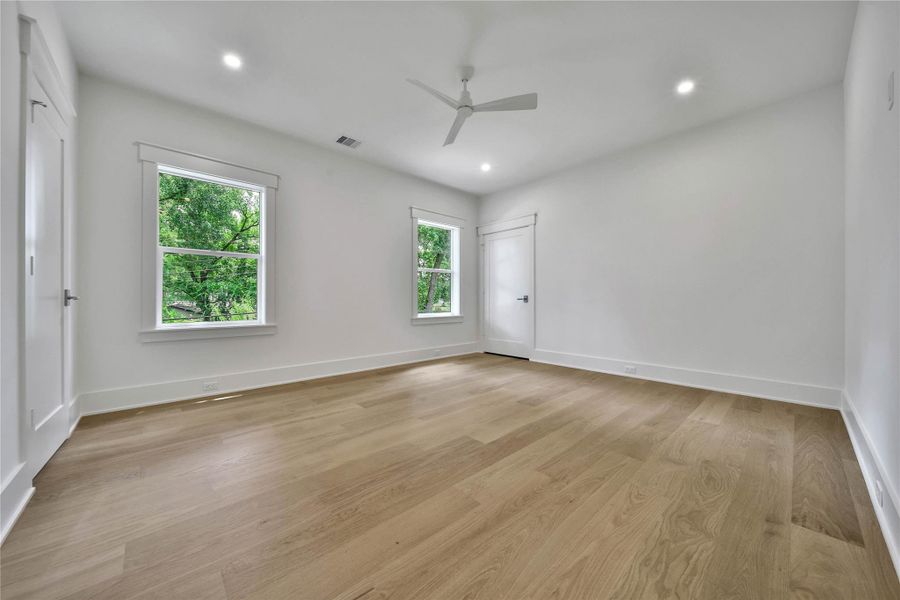 Spacious, unfurnished interior of a new home in , Houston (Image 45). Spacious, unfurnished interior of a new home in , Houston (Image 45).